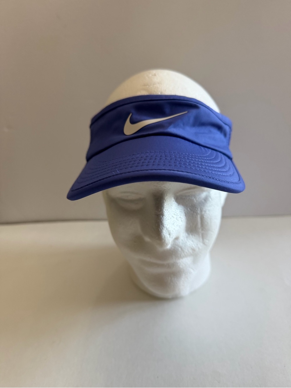 Nike Visor Hat Dri-Fit Golf Tennis Violet Sun Adjustable Lightweight Cap Swoosh